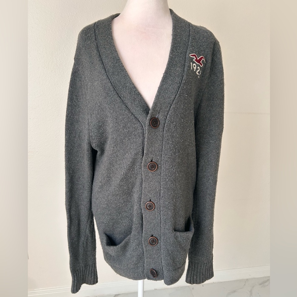 Hollister Men's Old School Varsity Button-Up Cardigan, Size M
